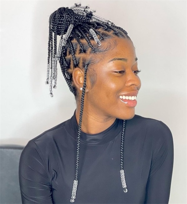 Knotless Braids With Beads Hairstyles